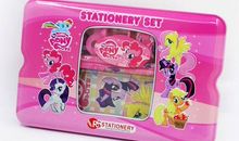 文具盒中的对话