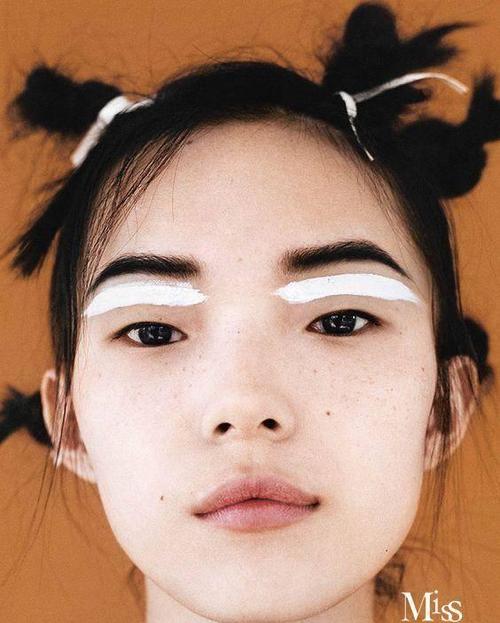 一面精美的脸