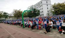 风筝——观《不要让爱你的人失望》有感