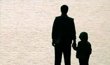 想起了那默默的身影