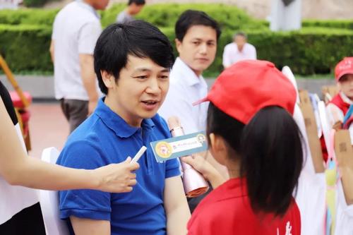 谢谢叔叔