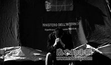 人在长夜中书写进步