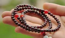 手链中的爱与欢笑