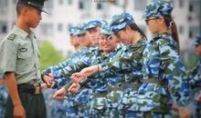 军训生活磨练了我们