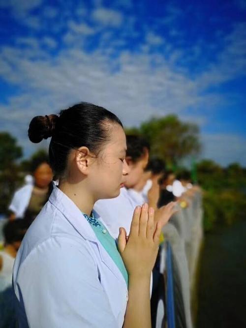 老师难以忘怀，记得在心里