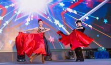 奢华帷幕下的纯洁