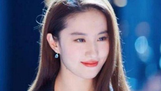 他十六岁，我有更成熟