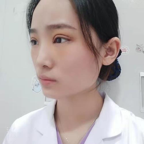 他十六岁，我有更自信。