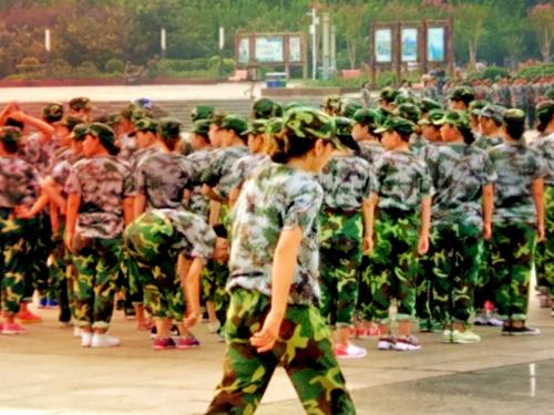 高大的军事训练