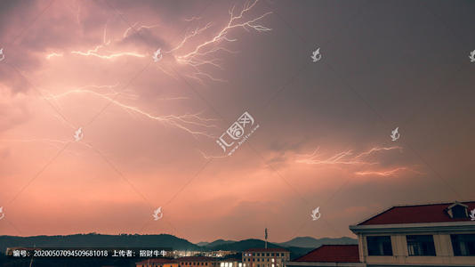 最美丽的雷雨