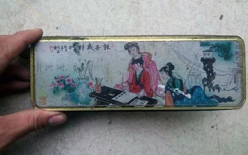亲密的朋友 - 文具盒