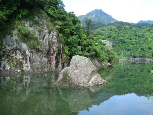 中间_650字