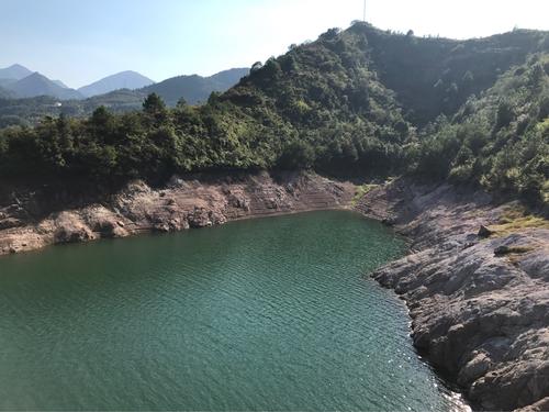 给他一个纯净的土地