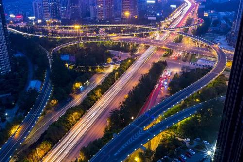 在梦想之路上奔跑