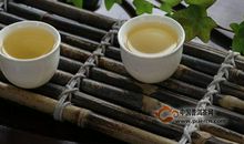 一盏茶里_2000字