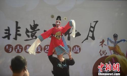 与传统文化零距离接触