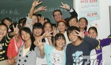 讨饭老人为灾区捐钱 贫苦者也有爱的力量