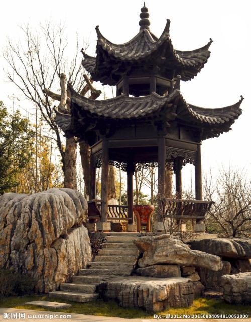 馆花园_450字