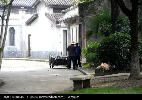 旧街_700字