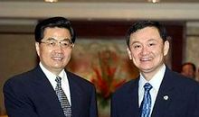 名人父亲：泰国总理他信_300字