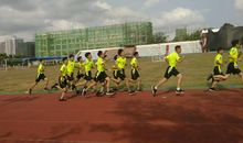 听吧，那已吹响的前进的号角......_450字