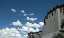 “世界屋脊明珠”布达拉宫_550字