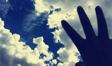 彼岸是悲鸣的天空_2000字