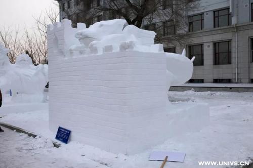 童年乐趣，雪雕刻_700字