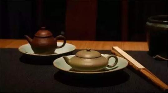 十个手指，像阴影_650字