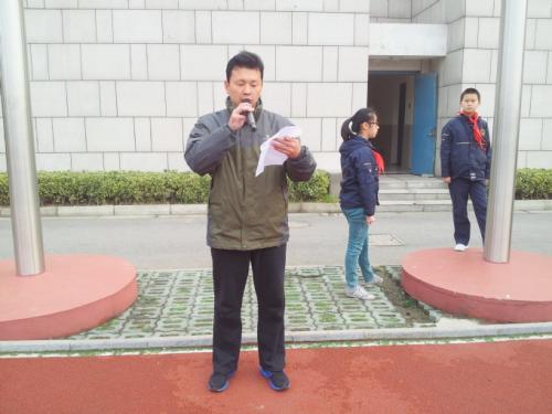 在国旗下的言论：欢迎早上锻炼