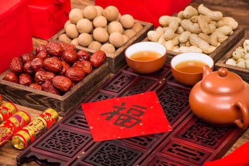 冬季假期散文：新年前夜看春节晚上_750字