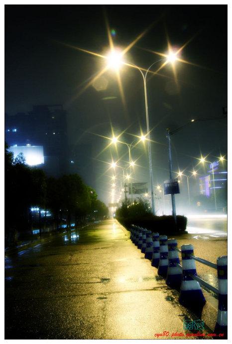 孤独，不是在夜空中_200字