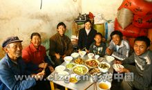 关于中秋节作文：中秋团圆饭_900字