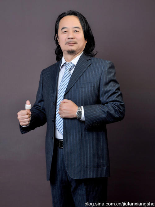 翡翠等生活_1200字