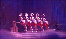 吱吱的舞台_1200字