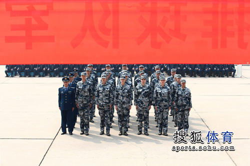 关于军事训练口号：新生军用训练联合口号_350字