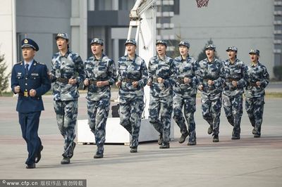 关于军事训练口号：新生军事训练联合口号（3）_350字