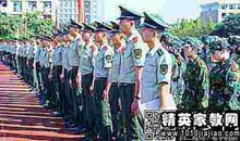 军训演讲稿：军训中，我们在一次长大_350字