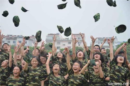 美丽的军事训练_800字
