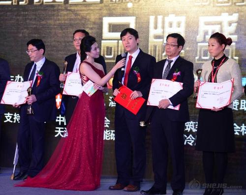 市场部门优秀团队赢得了向前迈进
