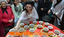 腊八节英语作文：Laba rice porridge_750字