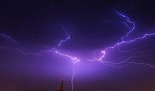 关于闪电的作文：魔幻闪电奇遇记_750字