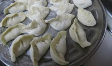 “饺子迷”包饺子_350字