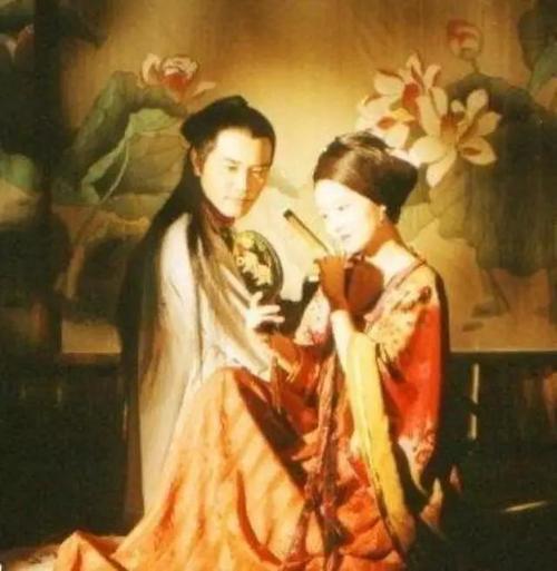 崔伟