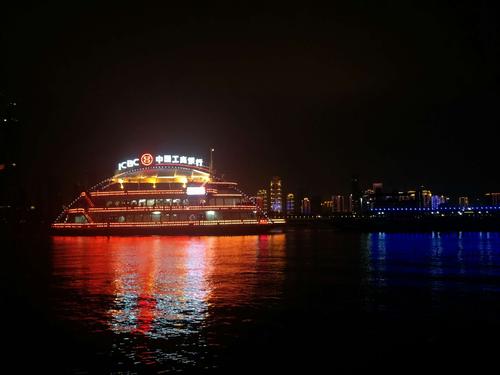 夜间旅游大江_250字