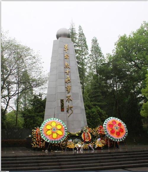 清明节扫过坟墓的坟墓_800字