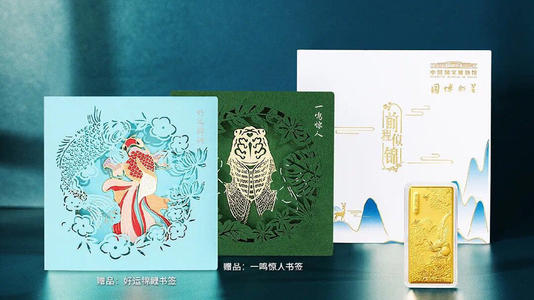 奖牌放在书架的一角。每当我看到它时，嘴巴总是无意识地传闻，心里有一个温暖的流动。这是老师的肯定和鼓励。她给了我很多信心和动力，这是我的庭院里的阳光，温暖我的庭。