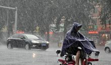 风雨中的行人_550字