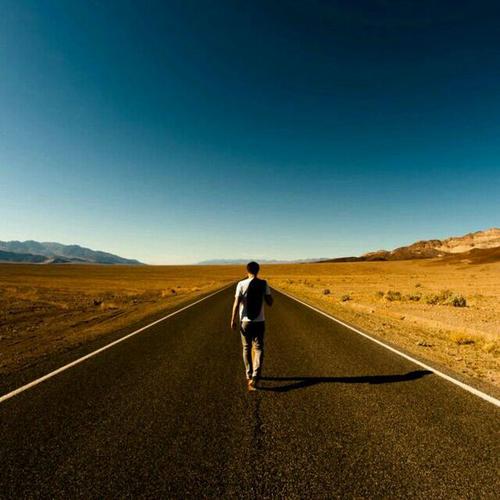 成长道路，选择一个梦想翅膀_1000字