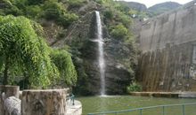 人工瀑布_1200字